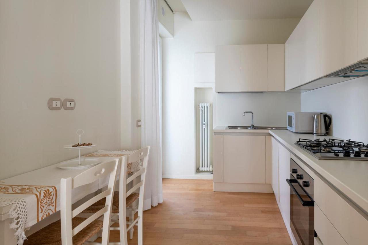 Casa Gramsci Luxury Apartment เปซาโร ภายนอก รูปภาพ