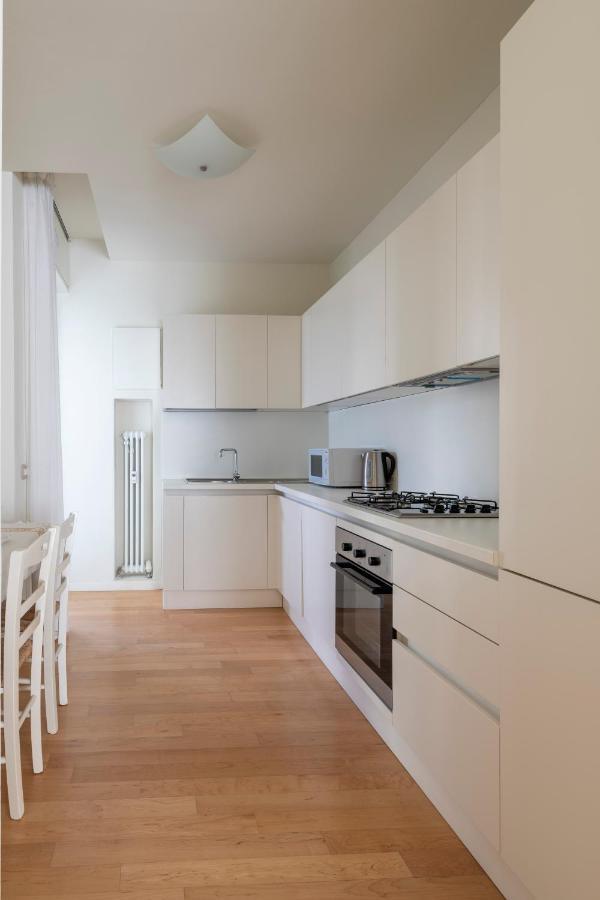 Casa Gramsci Luxury Apartment เปซาโร ภายนอก รูปภาพ