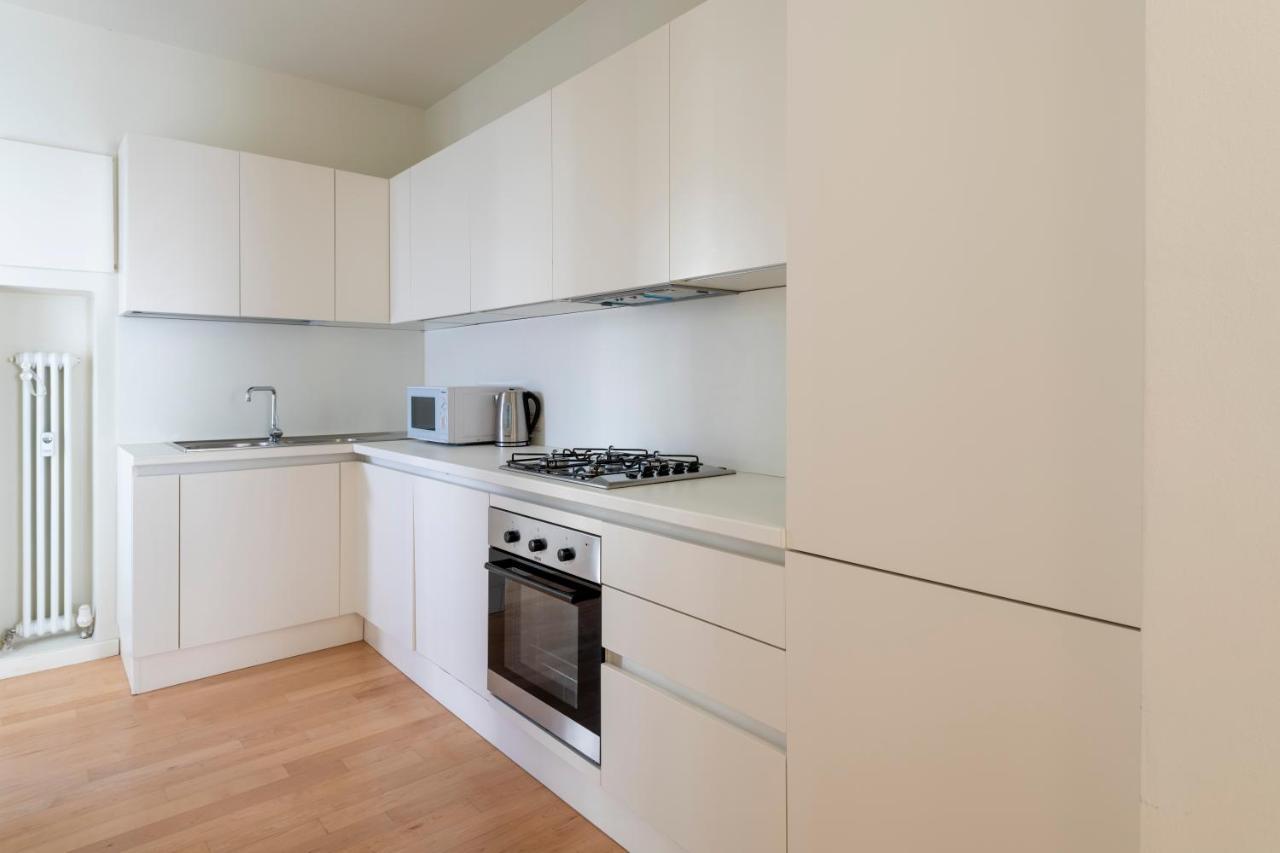 Casa Gramsci Luxury Apartment เปซาโร ภายนอก รูปภาพ