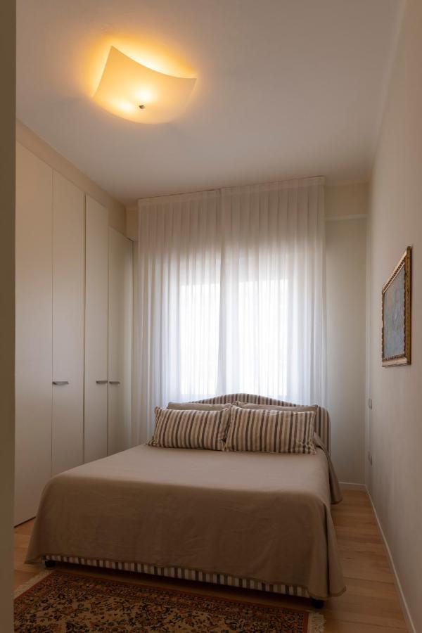 Casa Gramsci Luxury Apartment เปซาโร ภายนอก รูปภาพ